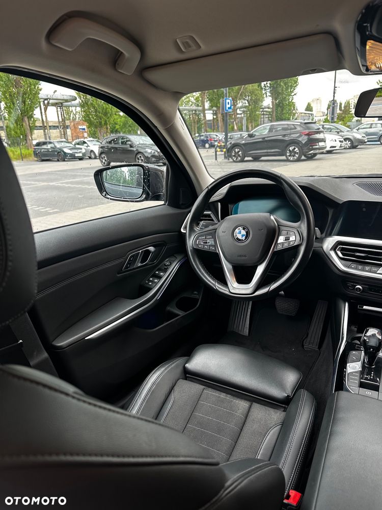 BMW Seria 3 320d Sport Line - 14