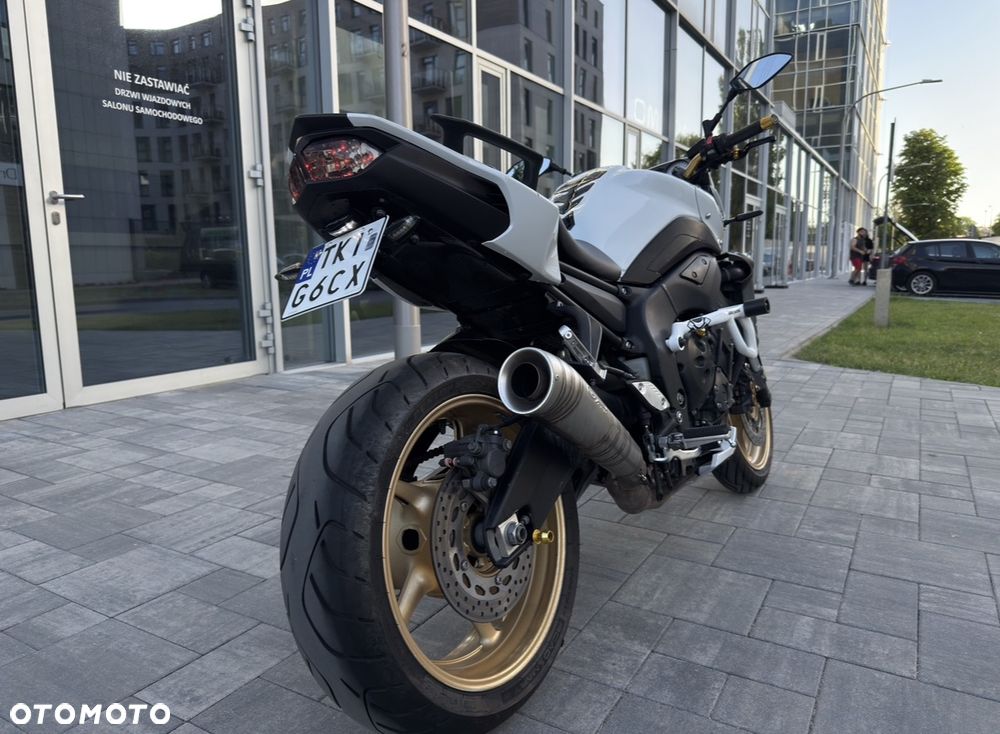 Yamaha FZ8 - 2