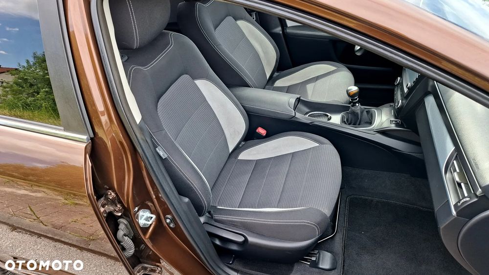 Toyota Avensis 2.0 D-4D Premium - 29