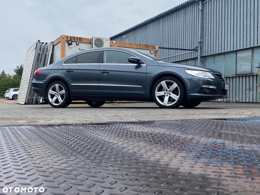Volkswagen Passat CC - 1