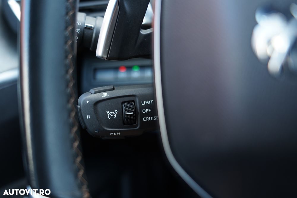 Peugeot 3008 PHEV EAT8 4X4 GT Pack - 22