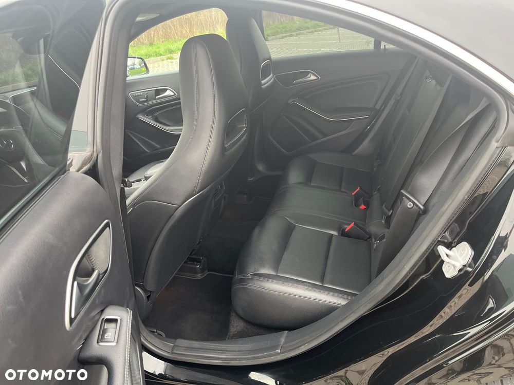 Mercedes-Benz CLA 250 4Matic 7G-DCT AMG Line - 18