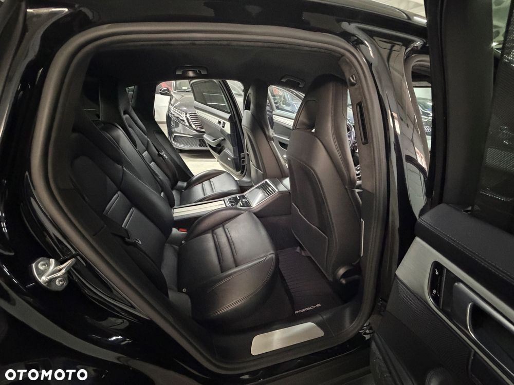 Porsche Panamera Turbo - 22