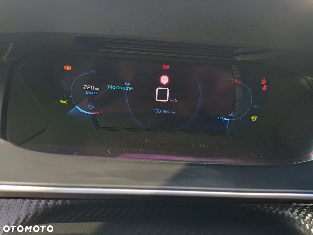 Peugeot 208 - 14