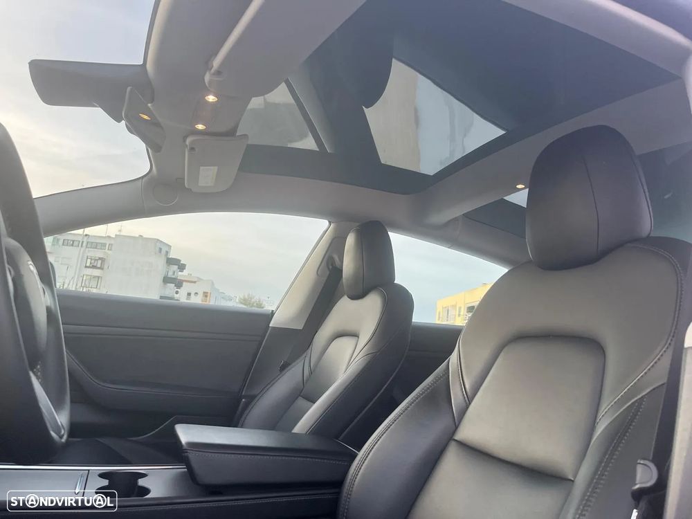 Tesla Model 3 RWD - 29
