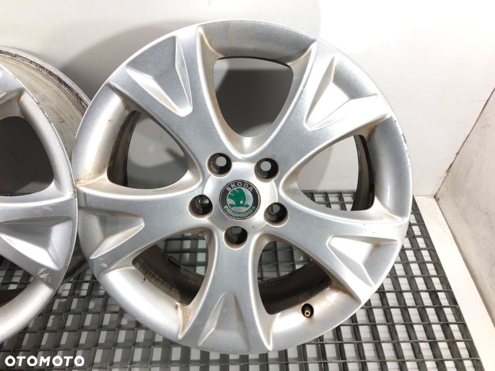 FELGI ALUMINIOWE KOMPLET 17  7j 5x112 57,1  SKODA OCTAVIA II Combi (1Z5) 2004 - 2013  1Z0601025Q - 2
