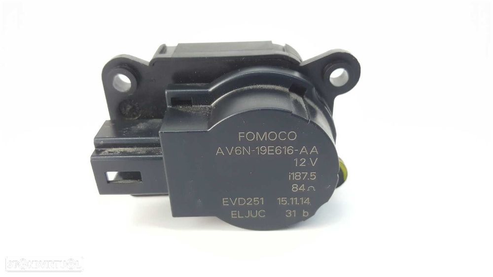 MOTOR DE ABA DE AQUECIMENTO FORD FOCUS LIM. TREND + - 1