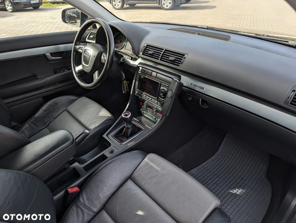 Audi A4 Avant 3.0 TDI quattro - 33