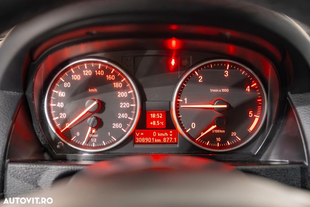 BMW X1 sDrive16d - 16