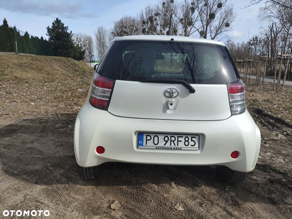 Toyota iQ 1.0 - 6