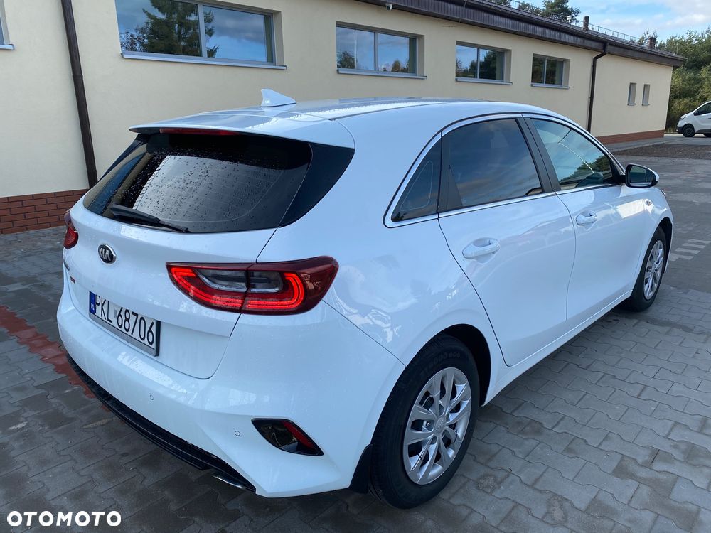 Kia Ceed ver-1-6-crdi-scr-l-business-line - 4