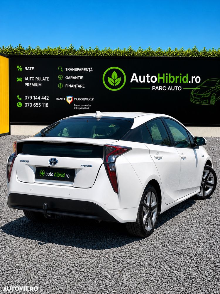 Toyota Prius Hybrid - 5