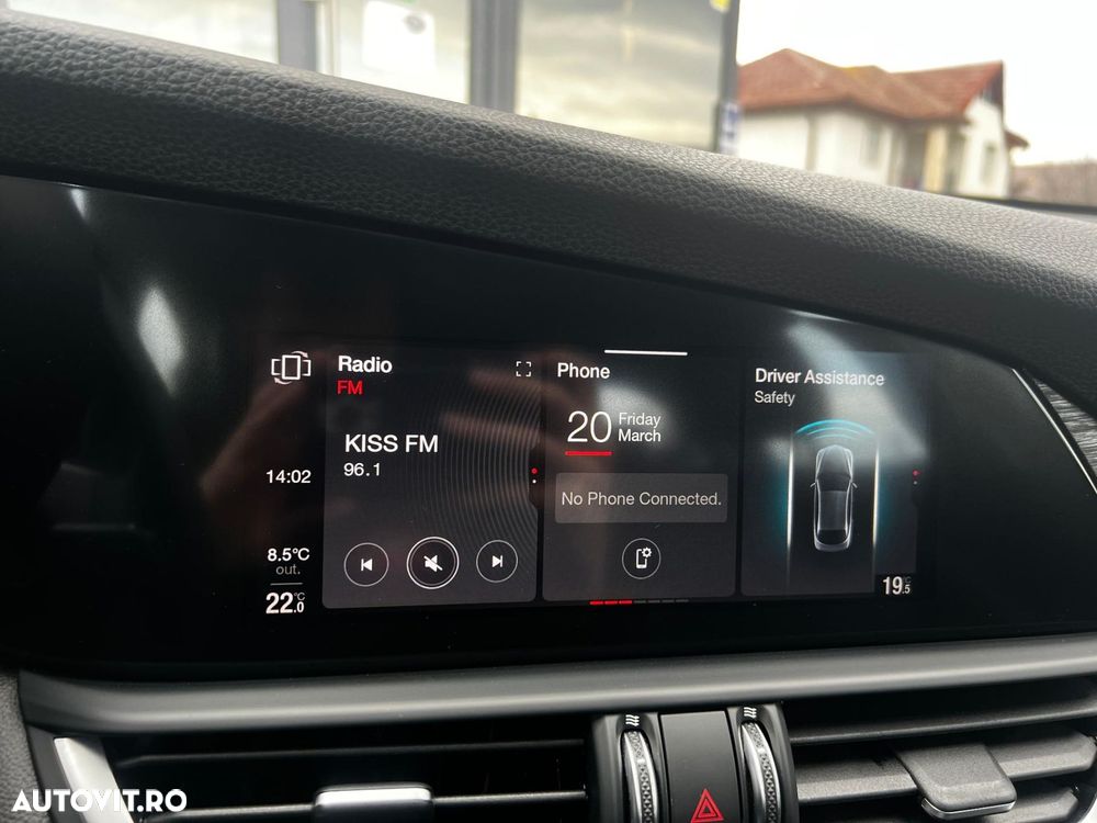 Alfa Romeo Giulia - 19