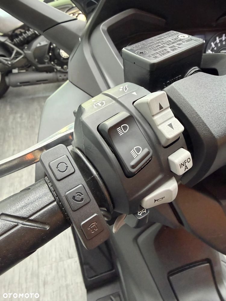 Honda NSS - 32