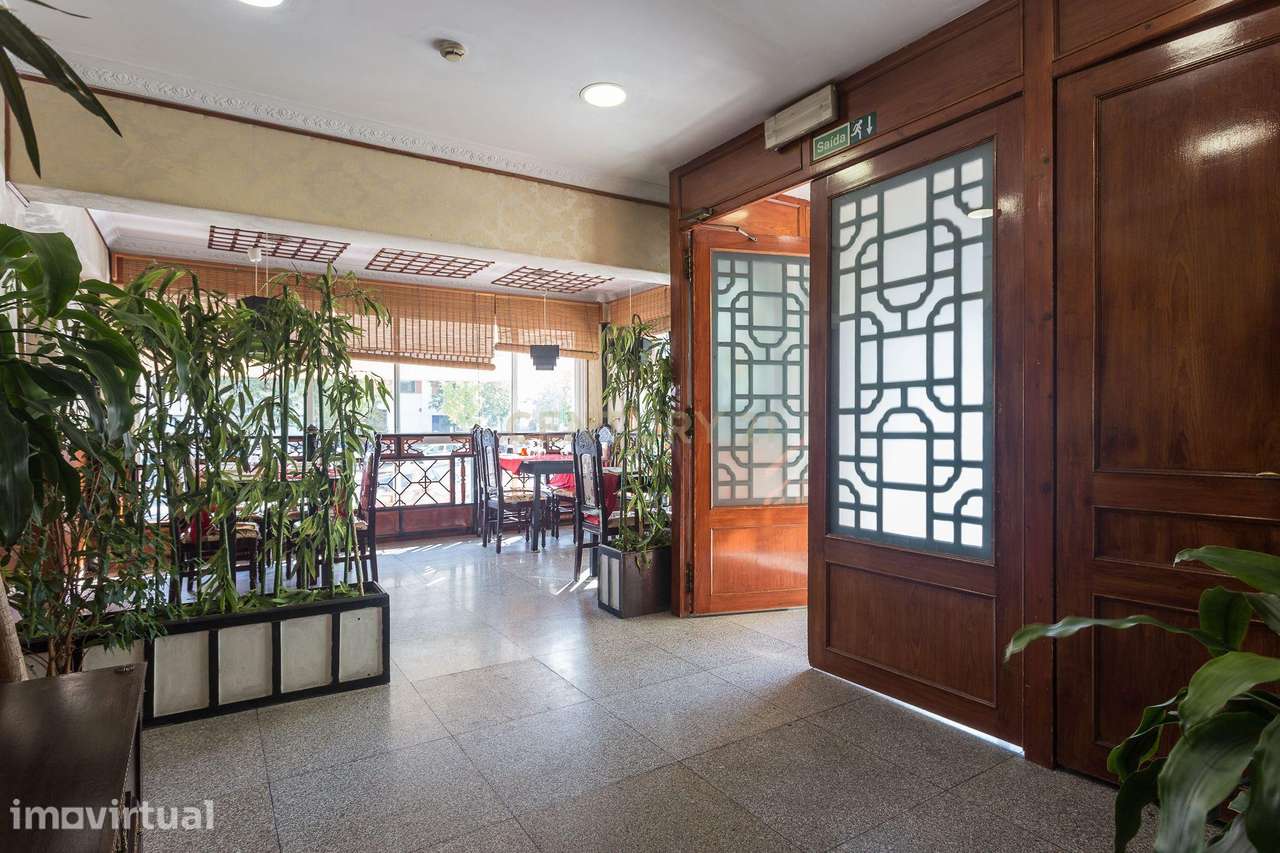Loja com 360m2 e Extração de Fumos nos Olivais - Grande imagem: 3/16