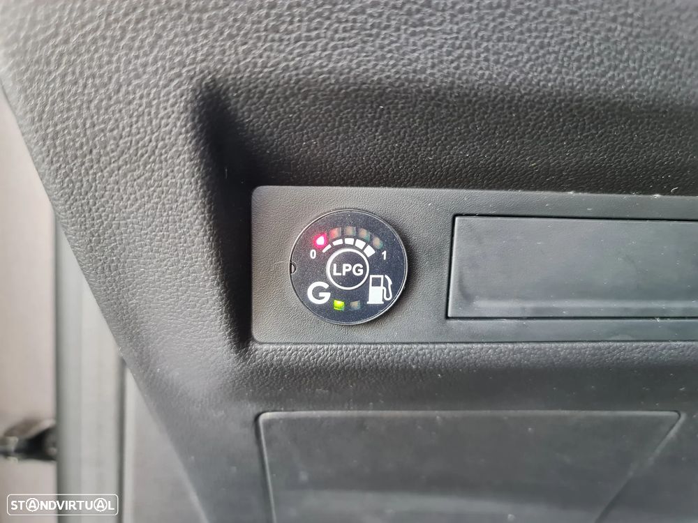 Renault Captur 1.0 TCe Equilibre Bi-Fuel - 29