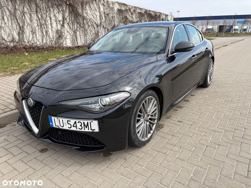 Alfa Romeo Giulia - 5