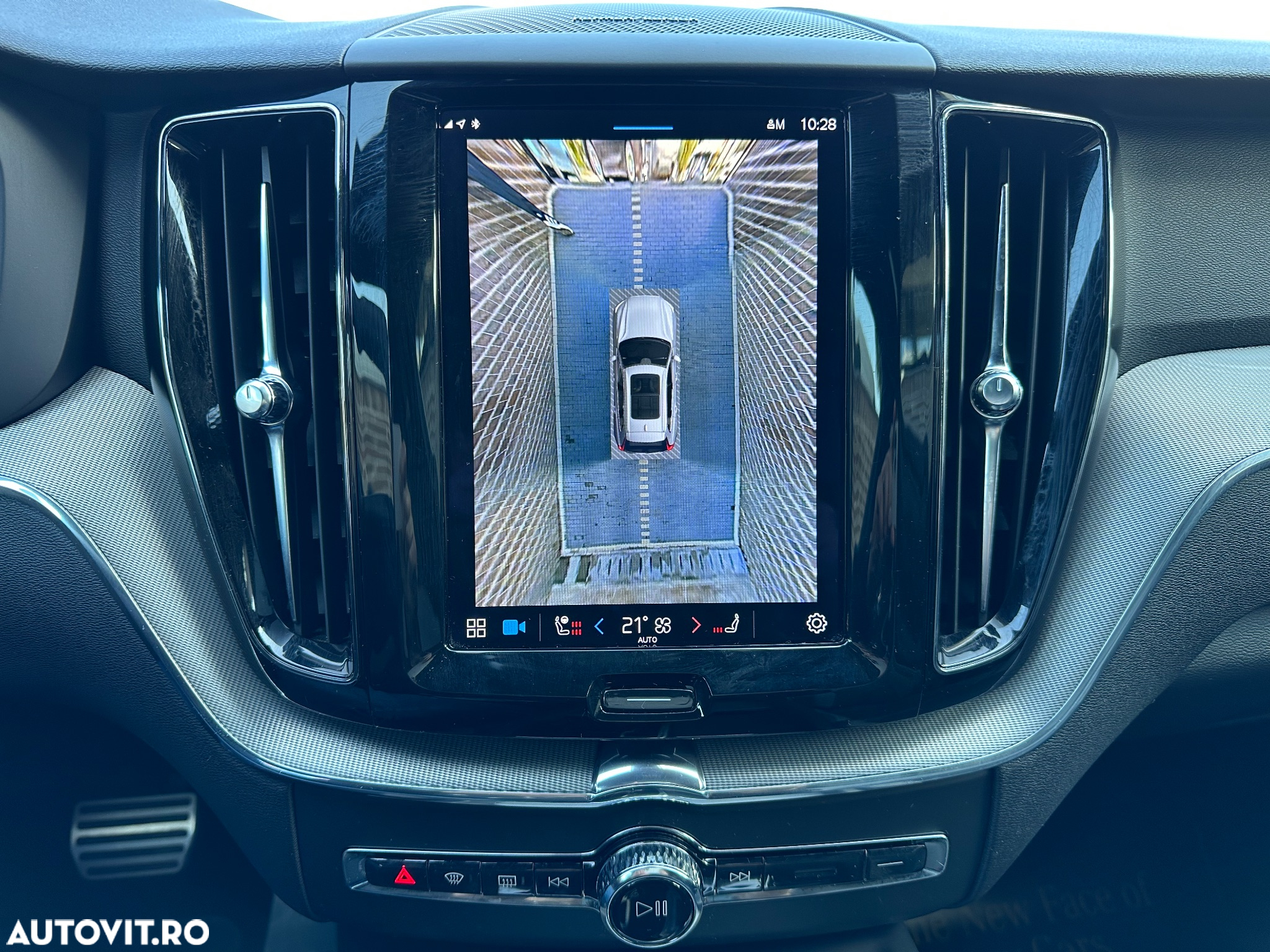 Volvo XC 60 T6 AWD Recharge Geartronic RDesign - 27