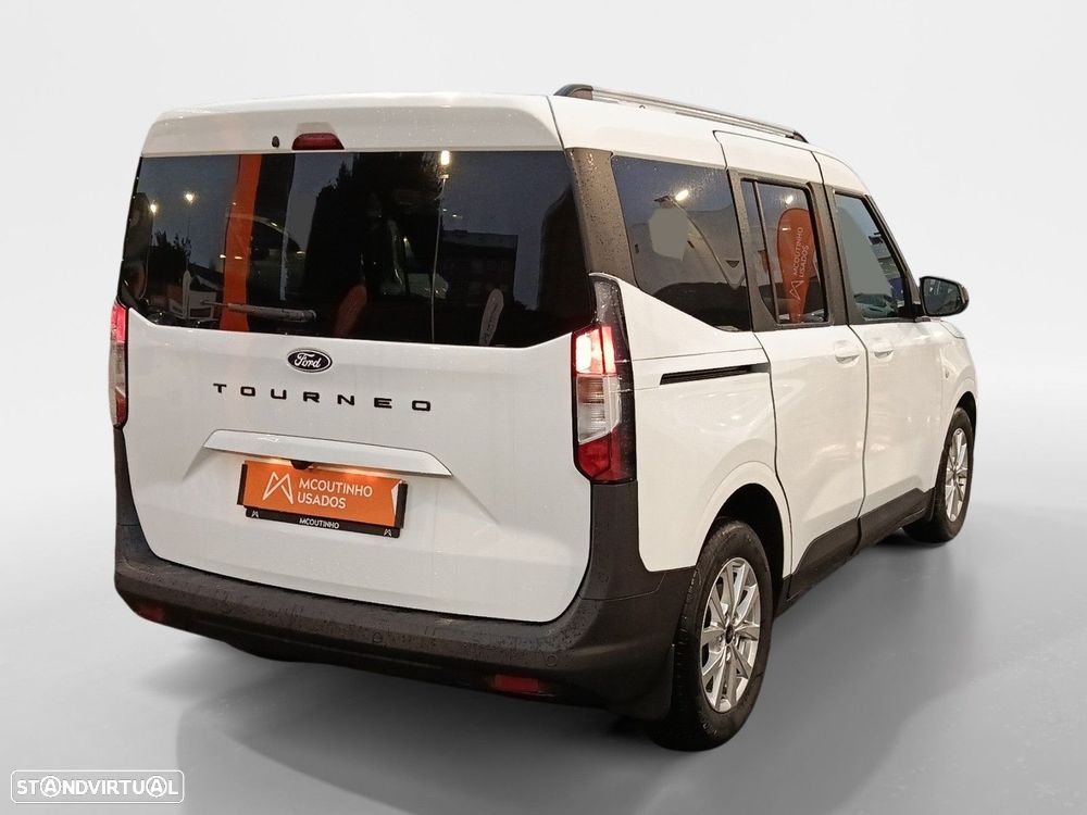 Ford Tourneo Courier 1.0 EcoBoost Titanium DCT — fotografia 5