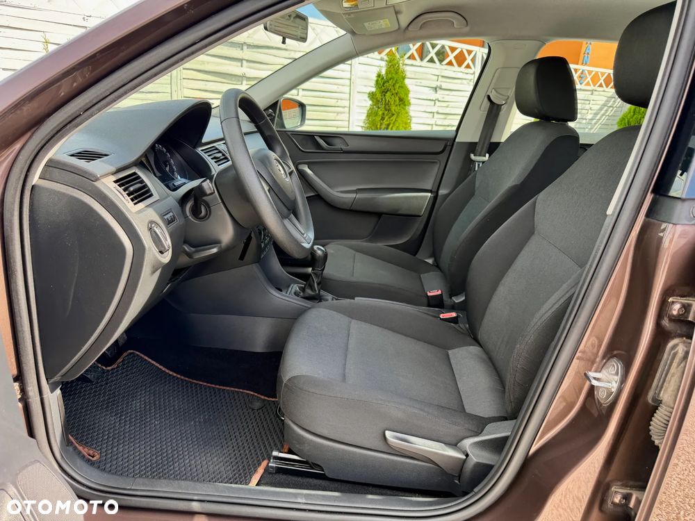 Skoda RAPID 1.2 TSI Style - 8