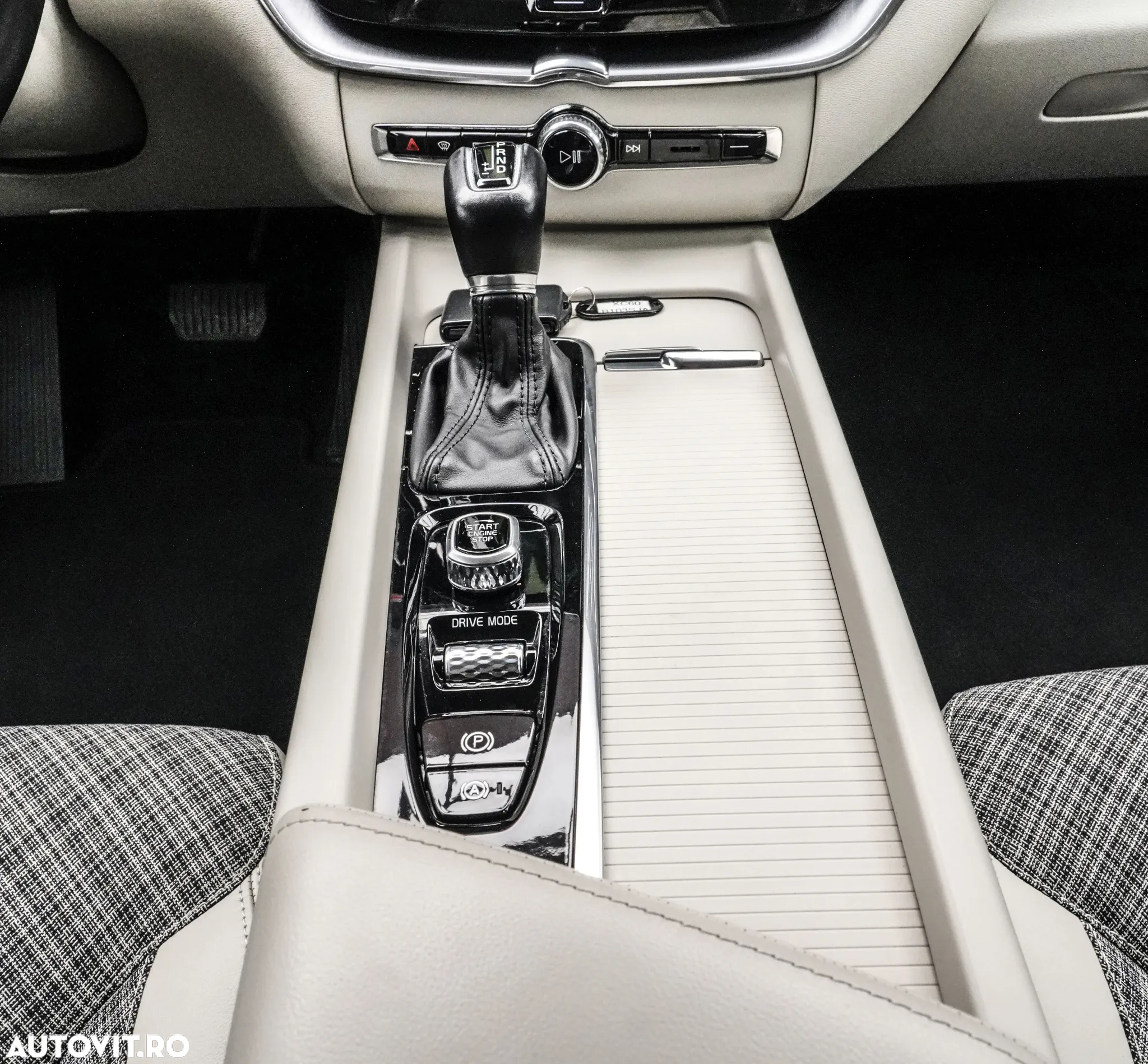 Volvo XC 60 D4 Momentum Pro - 19