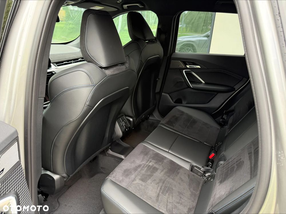 BMW X1 sDrive20i mHEV - 8
