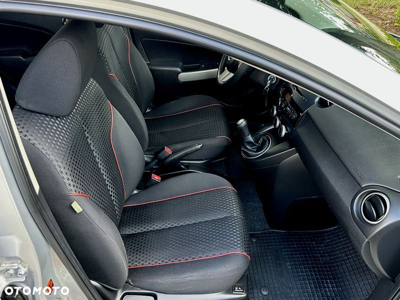 Mazda 2 - 11