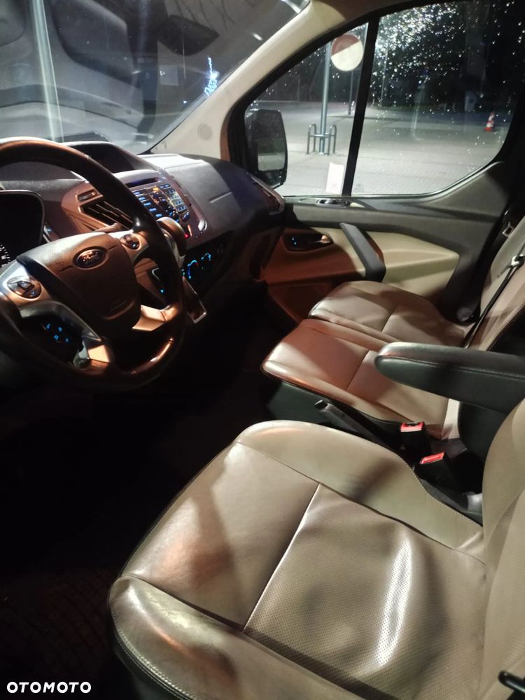 Ford Tourneo Custom - 20