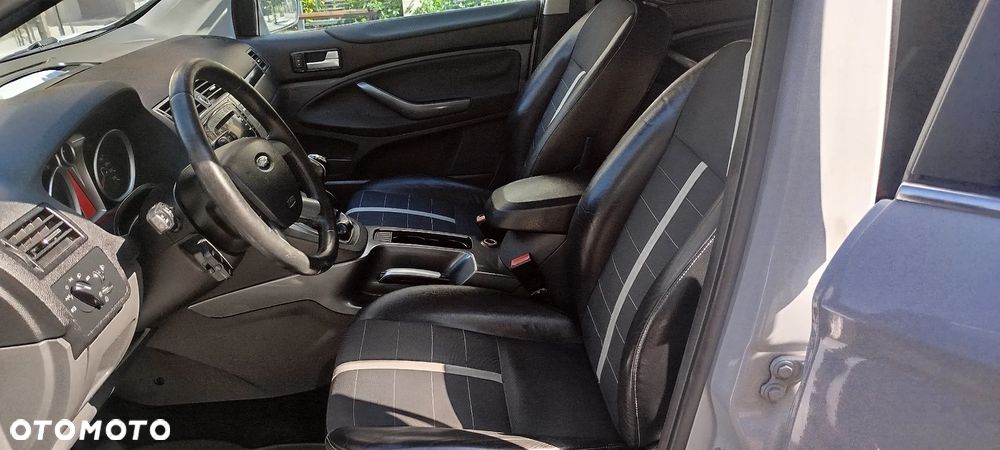 Ford Kuga - 14