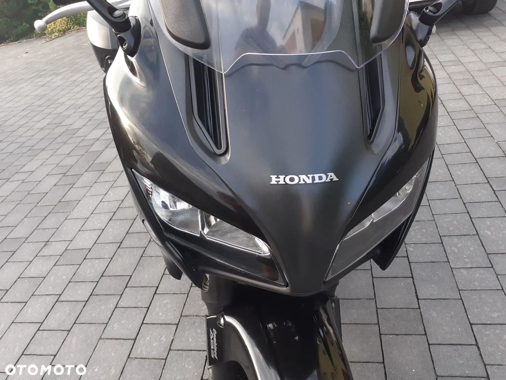 Honda CBF - 17