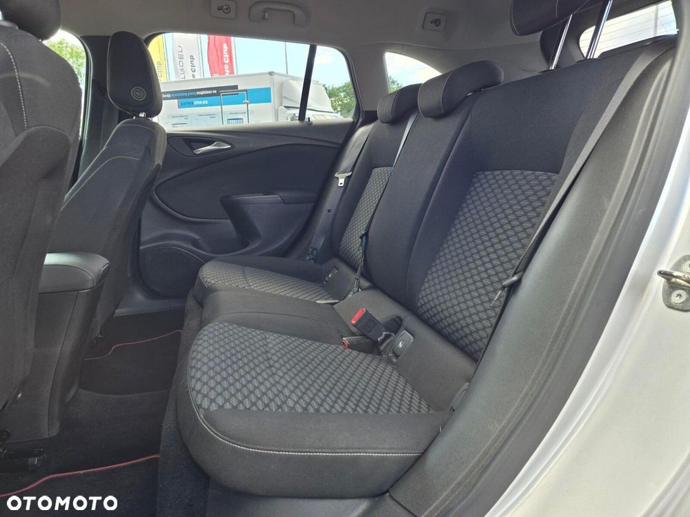 Opel Astra 1.6 CDTI Enjoy - 17