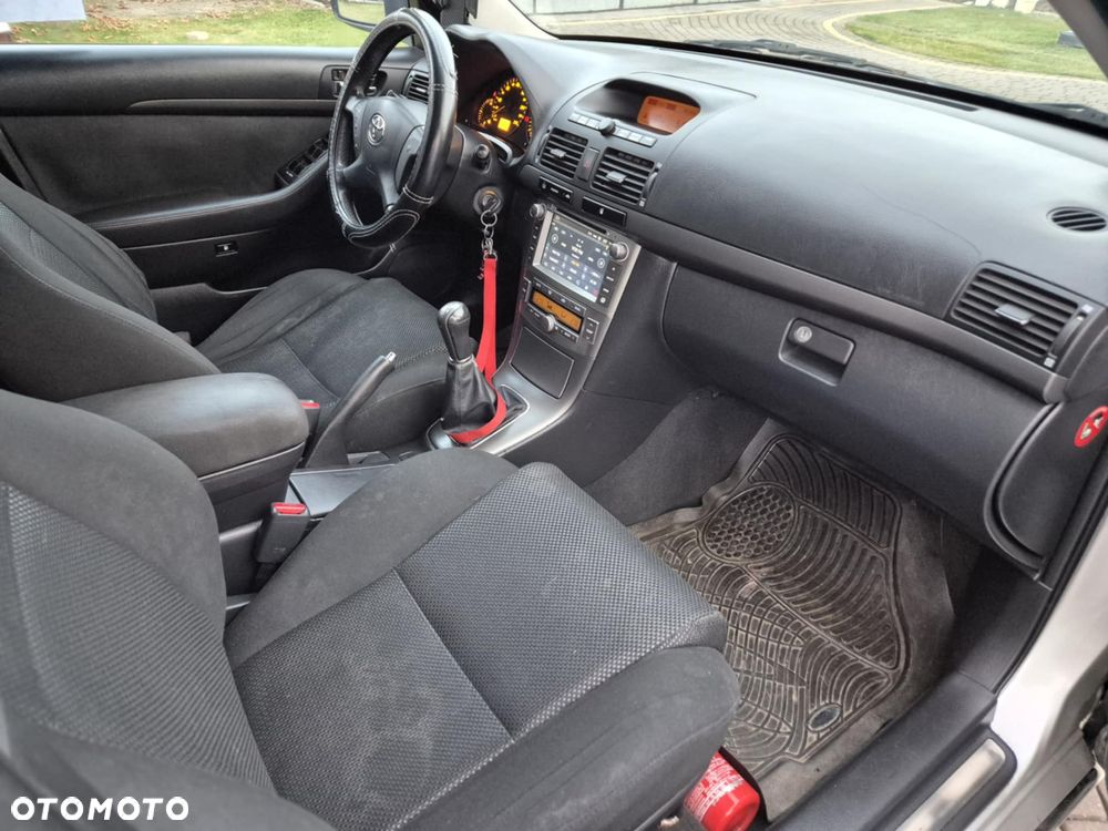 Toyota Avensis 2.0 D-4D Combi - 11