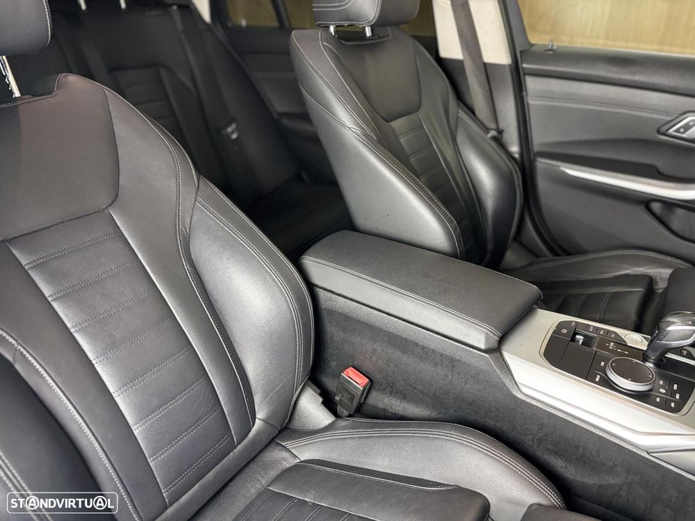 BMW 330 e Line Luxury Auto - 13