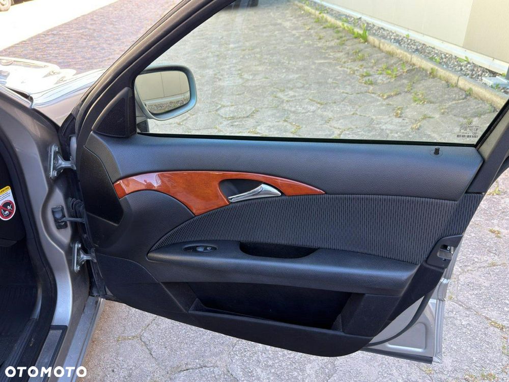 Mercedes-Benz Klasa E 220 CDI Elegance - 16