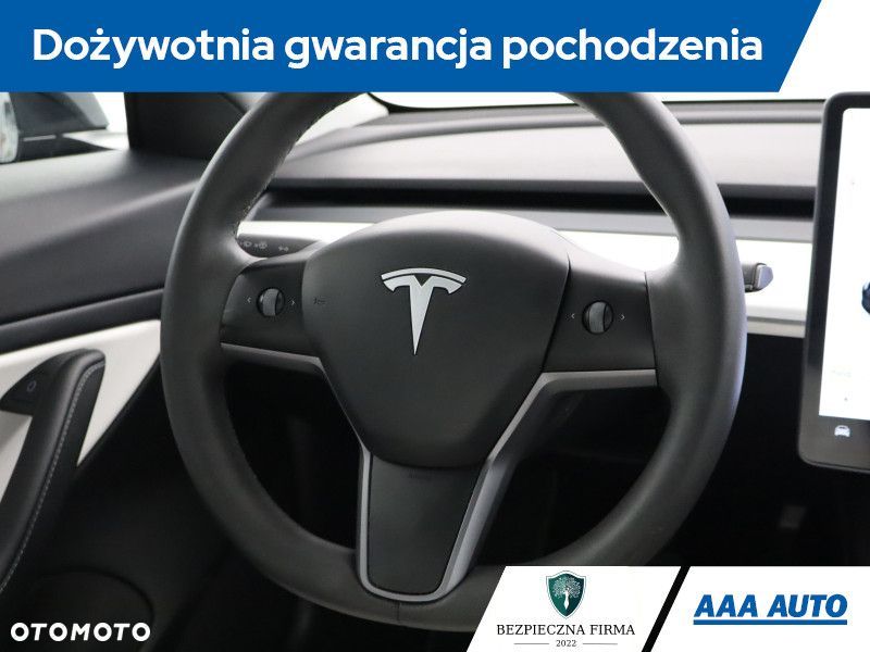 Tesla Model 3 - 21