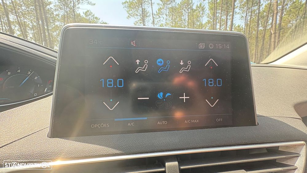 Peugeot 3008 PureTech 130 Stop & Start GPF Allure Pack - 26