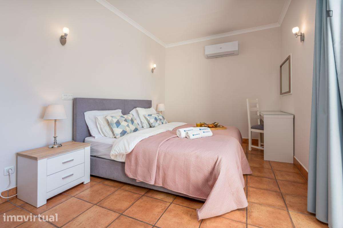 Apartamento com 2 quartos - localizado em Lagoa - Grande imagem: 2/25