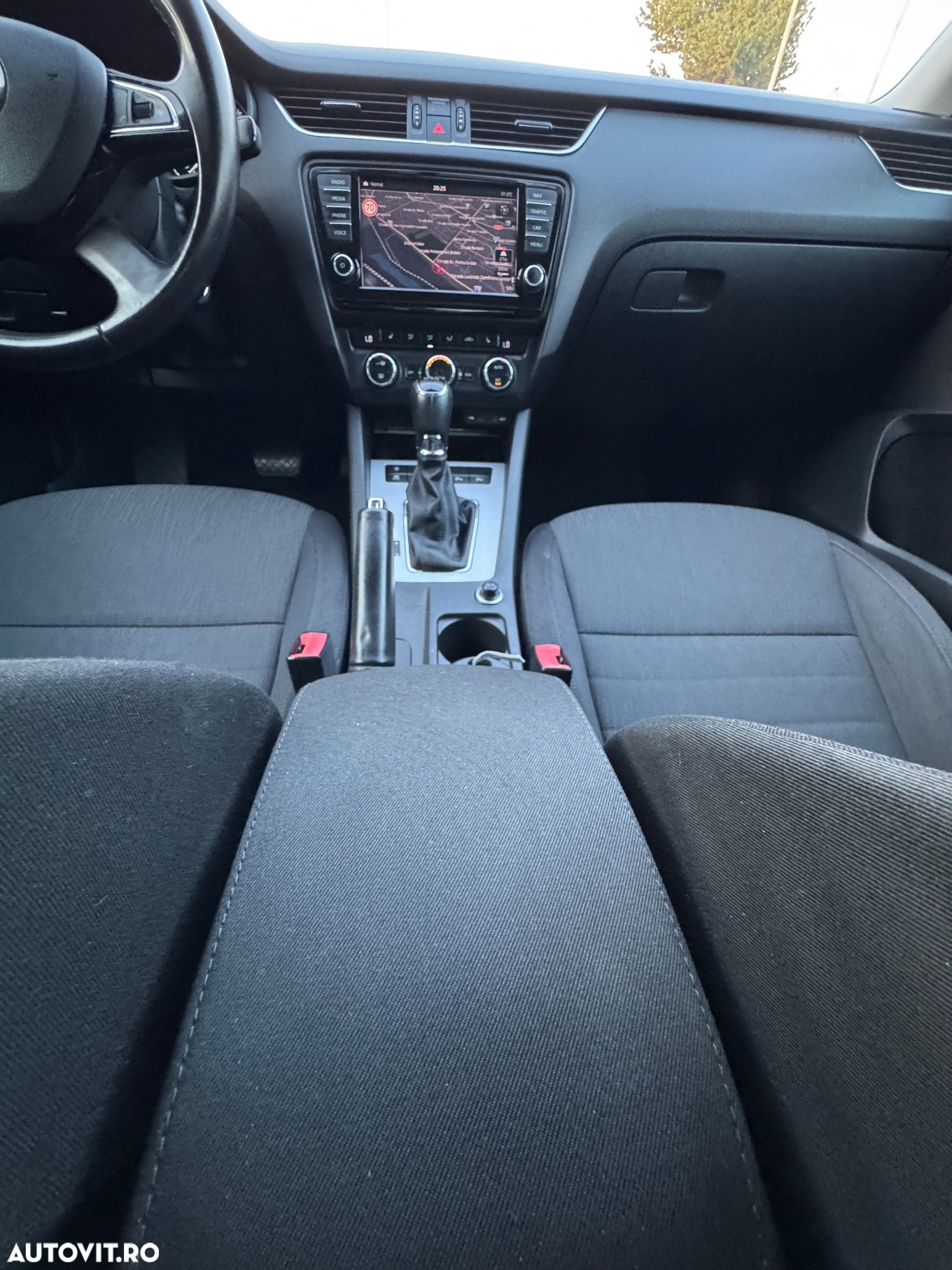 Skoda Octavia 1.6 TDI DPF DSG Elegance - 18
