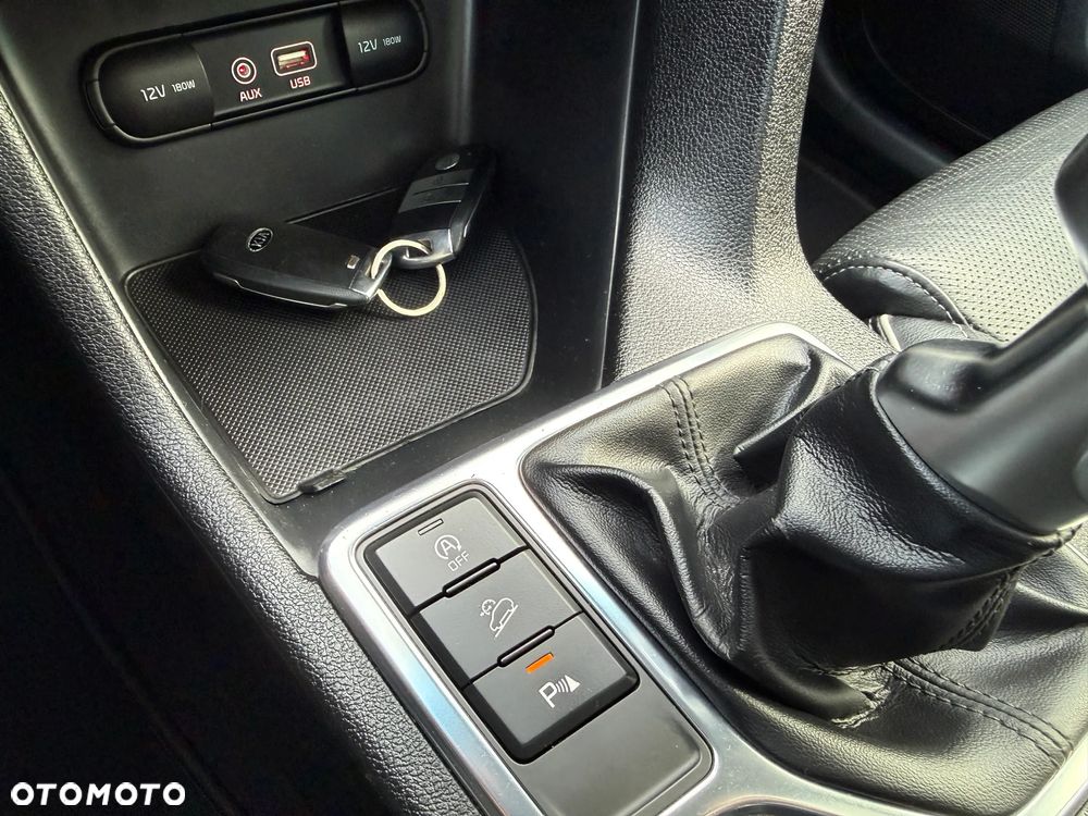 Kia Sportage 1.7 CRDI Business Line L 2WD - 29