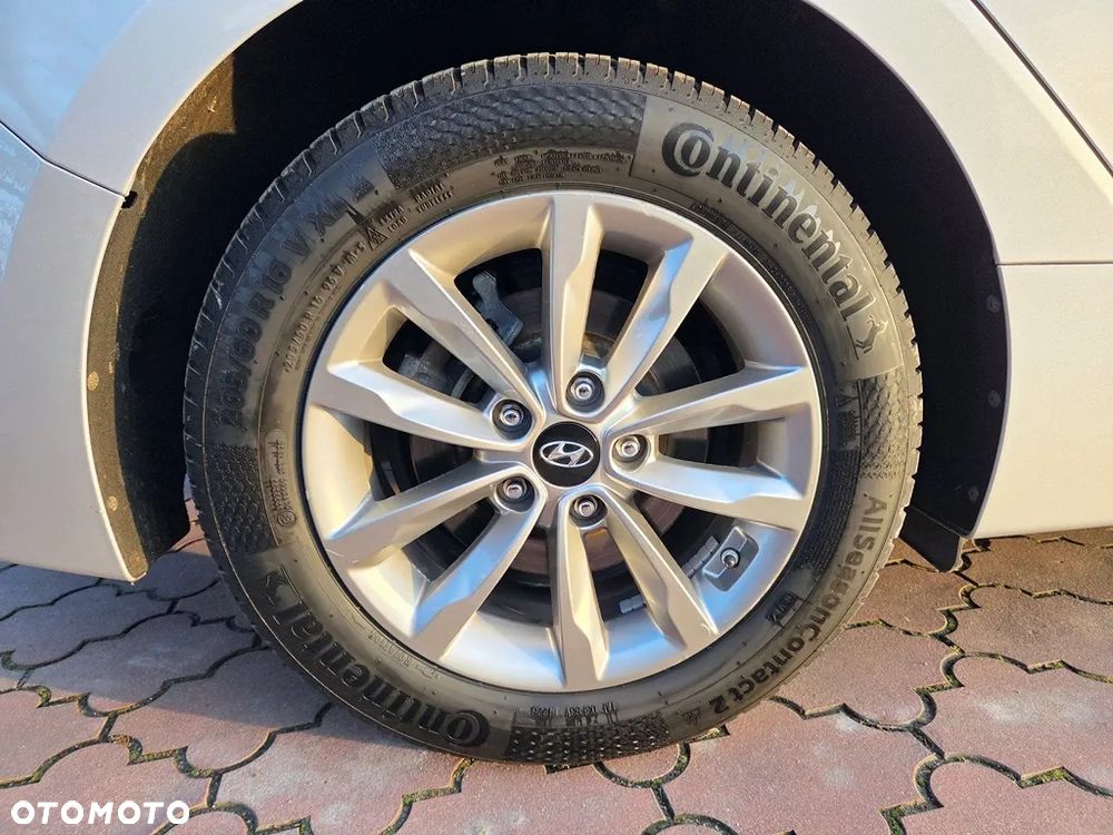 Hyundai i40 Kombi blue 1.7 CRDi DCT Premium - 16