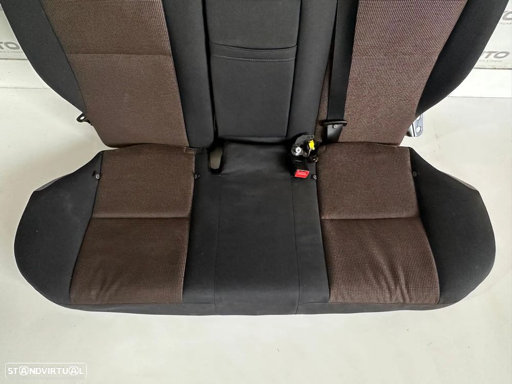 Conjunto Bancos - Mercedes C (W204) - 17
