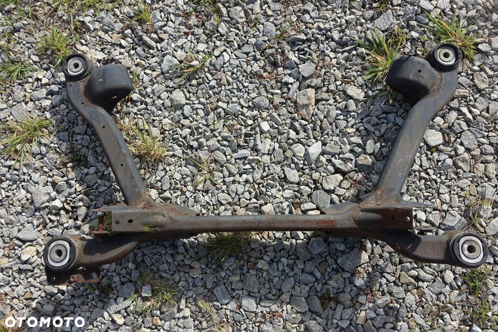 BELKA TYLNA SANKI WÓZEK KOŁYSKA AUDI A4 B6 B7