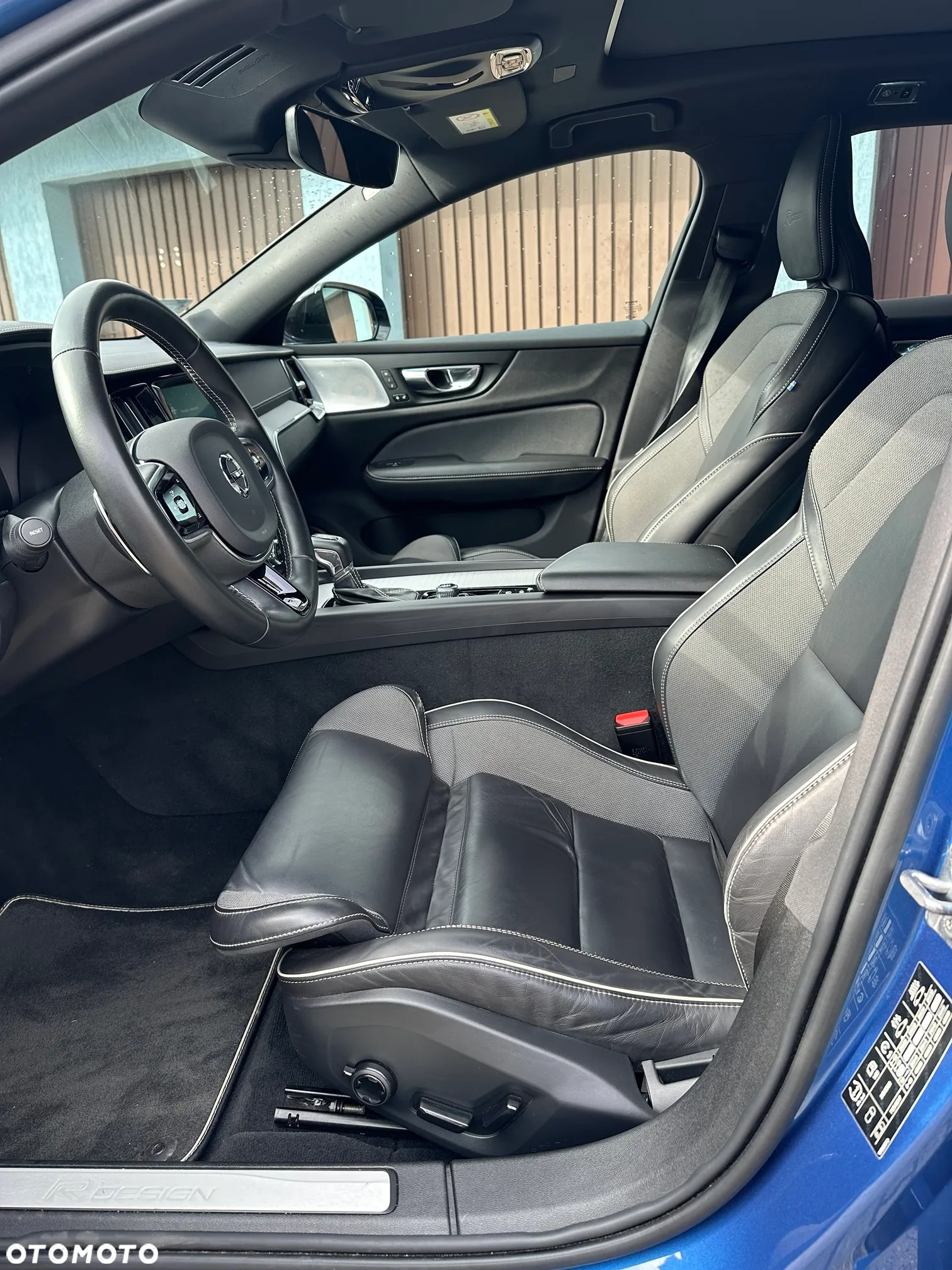 Volvo V60 D4 R-Design - 20