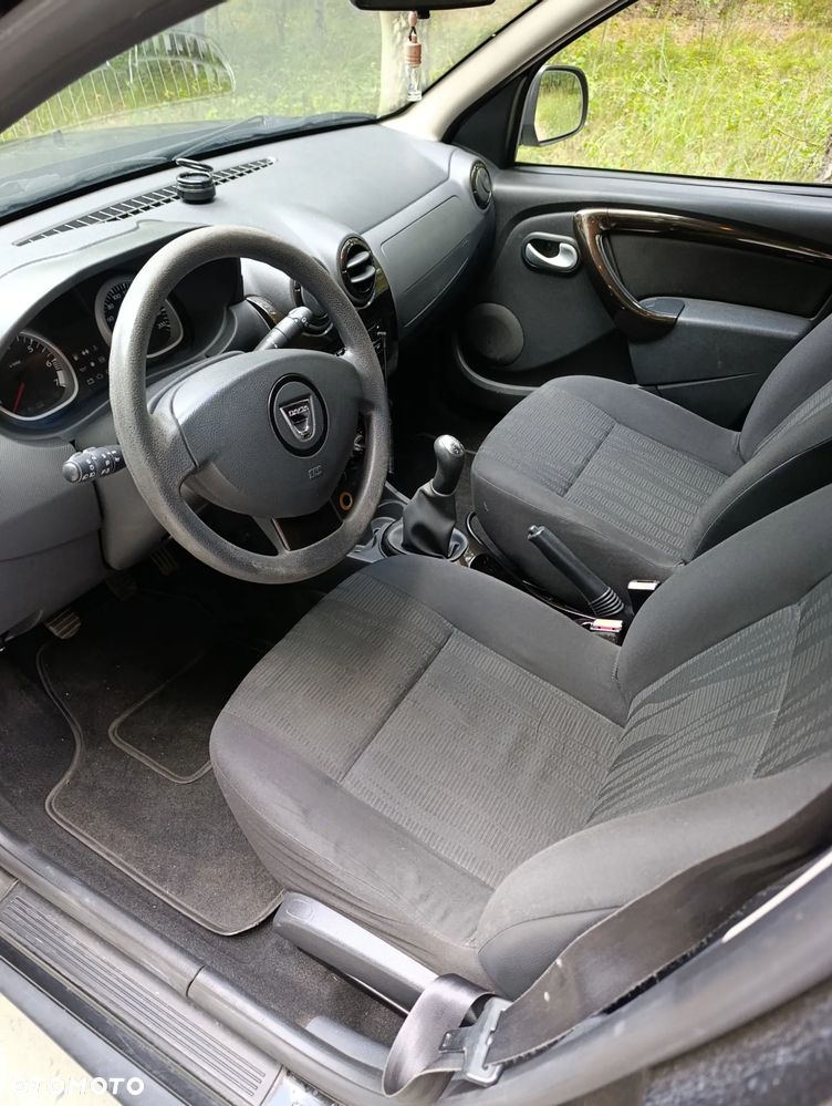 Dacia Duster 1.6 Laureate - 2