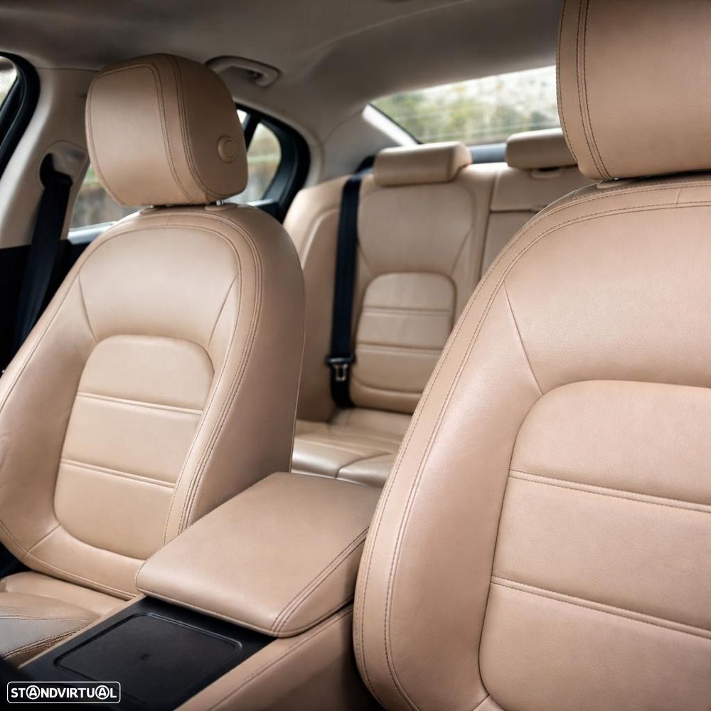 Jaguar XE 20d Aut. Prestige - 45