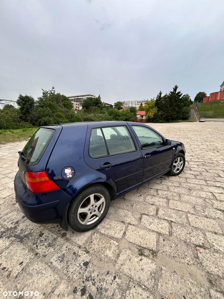 Volkswagen Golf 1.9 TDI Q - 2