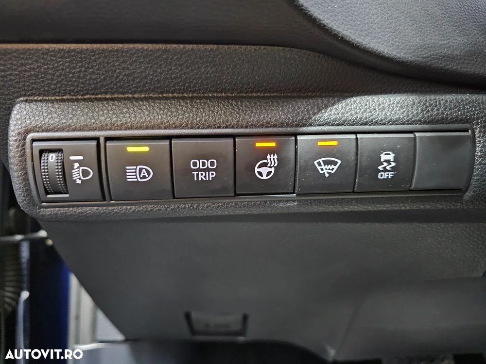 Toyota Corolla Sedan 1.8 HSD Business - 8