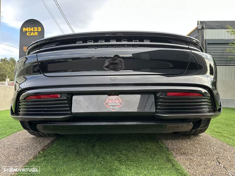 Porsche Taycan Turbo S — fotografia 17