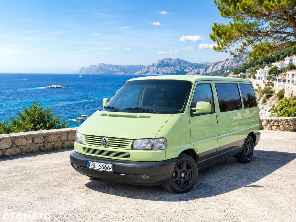 Volkswagen Multivan - 1