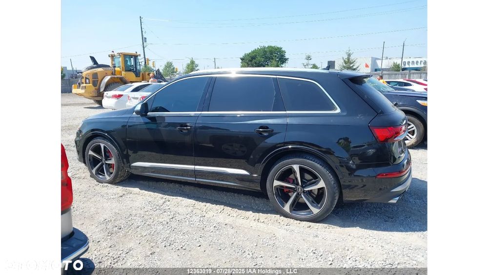 Audi SQ7 - 7